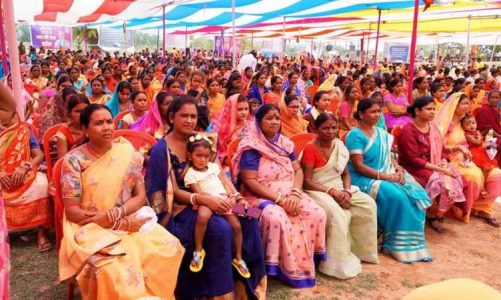 पीएम मोदी के ‘मन की बात’ कार्यक्रम की 100वीं कड़ी देखने के लिए झारखंड में ऐतिहासिक जमावड़ा