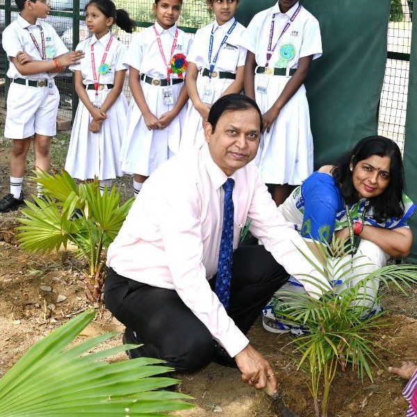 DPS Bokaro celebrates Earth Day: Students take pledge to keep Mother Earth Green