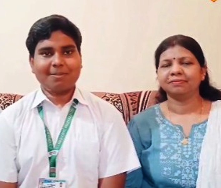 Bokaro student Ayush Suman becomes district topper with 98% in ISCE Class 10