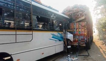 Bus from Mahakumbh to Bokaro Collides with Truck, Several Injured