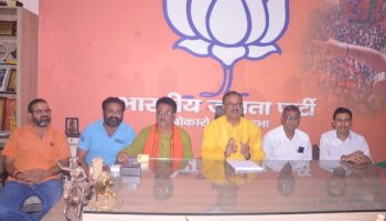 100 दिन में एयरपोर्ट का वादा… 200 दिन बाद भी इंतजार! बिरंची नारायण ने विधायक श्वेता सिंह से किया सवाल