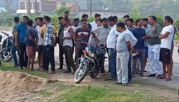 Bokaro: सवारी छोड़ने निकला था टोटो चालक, अगली सुबह तालाब किनारे मिला शव, हत्या की आशंका