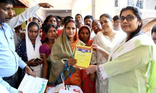 Bokaro: पेंशन से लेकर आवास तक, जनता दरबार में मिली राहत की सौगात
