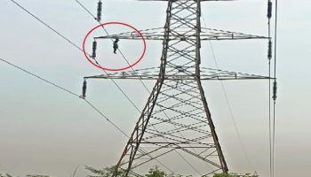 Bokaro में 120 फीट ऊंचे ट्रांसमिशन पोल से लटका मिला युवक का शव
