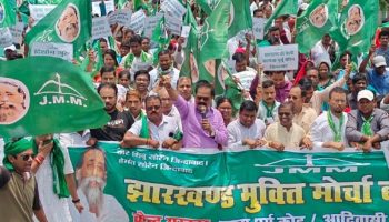 सरना धर्म कोड लागू करो, नहीं तो झारखंड में जनगणना भूल जाओ: झामुमो की हुंकार