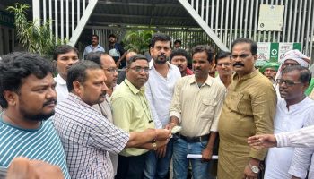 Bokaro: शिवप्रिया फैक्ट्री हादसे में घायल मजदूर की मौत, परिजनों को मिला मुआवजा