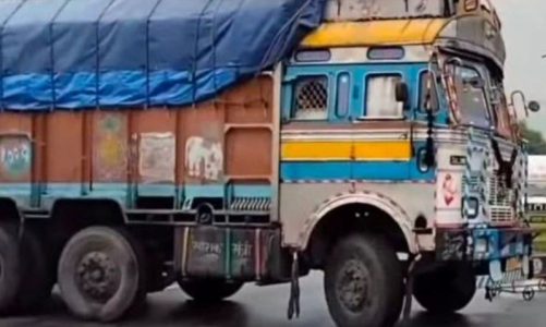 Bokaro: सड़क पार करते समय ट्रक की चपेट में आया व्यक्ति, मौके पर मौत