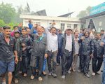 ‘खून-पसीना हमारा, इलाज क्यों नहीं ?’ – बोकारो स्टील के खिलाफ मजदूरों का भावुक प्रदर्शन