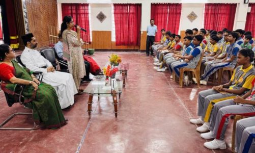 No Shortcuts: Hard work and positivity are keys to success, says Bokaro DDC to aspiring students