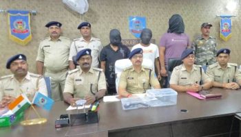 तीन युवक हथियारों के साथ गिरफ्तार, बोकारो के सेक्टर 3 में दो गुटों में भिड़ंत