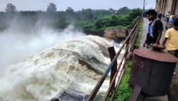 गरगा डैम उफान पर ! खतरे के निशान को छूता जलस्तर, खुले तीन गेट