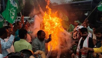 ‘झारखंड को मणिपुर बनाना चाहती है भाजपा’, बोकारो में झामुमो का आग उगलता विरोध